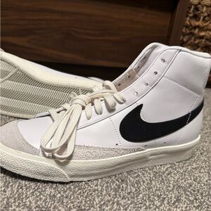 Nike Blazer Mid 77- Vintage: Mens Size 10.5